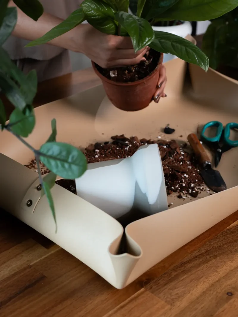 Solum Tan Potting Mat