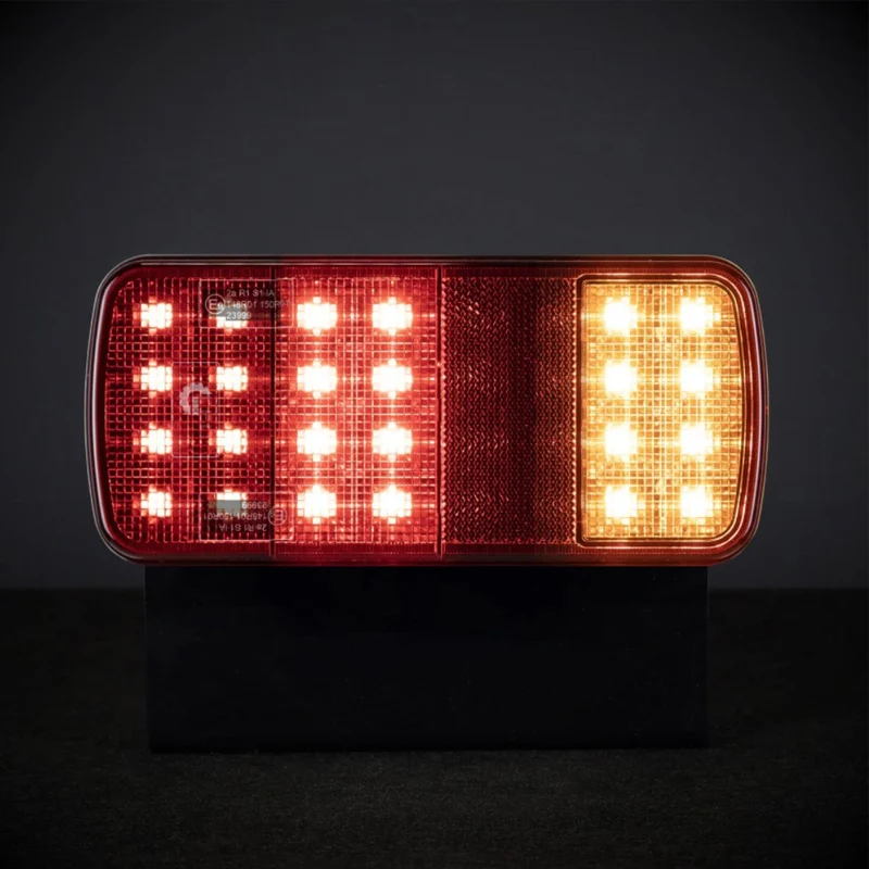 Faro posteriore rettangolare a LED per rimorchio con luci di stop, posizione, indicatori di direzione e catarifrangenti.