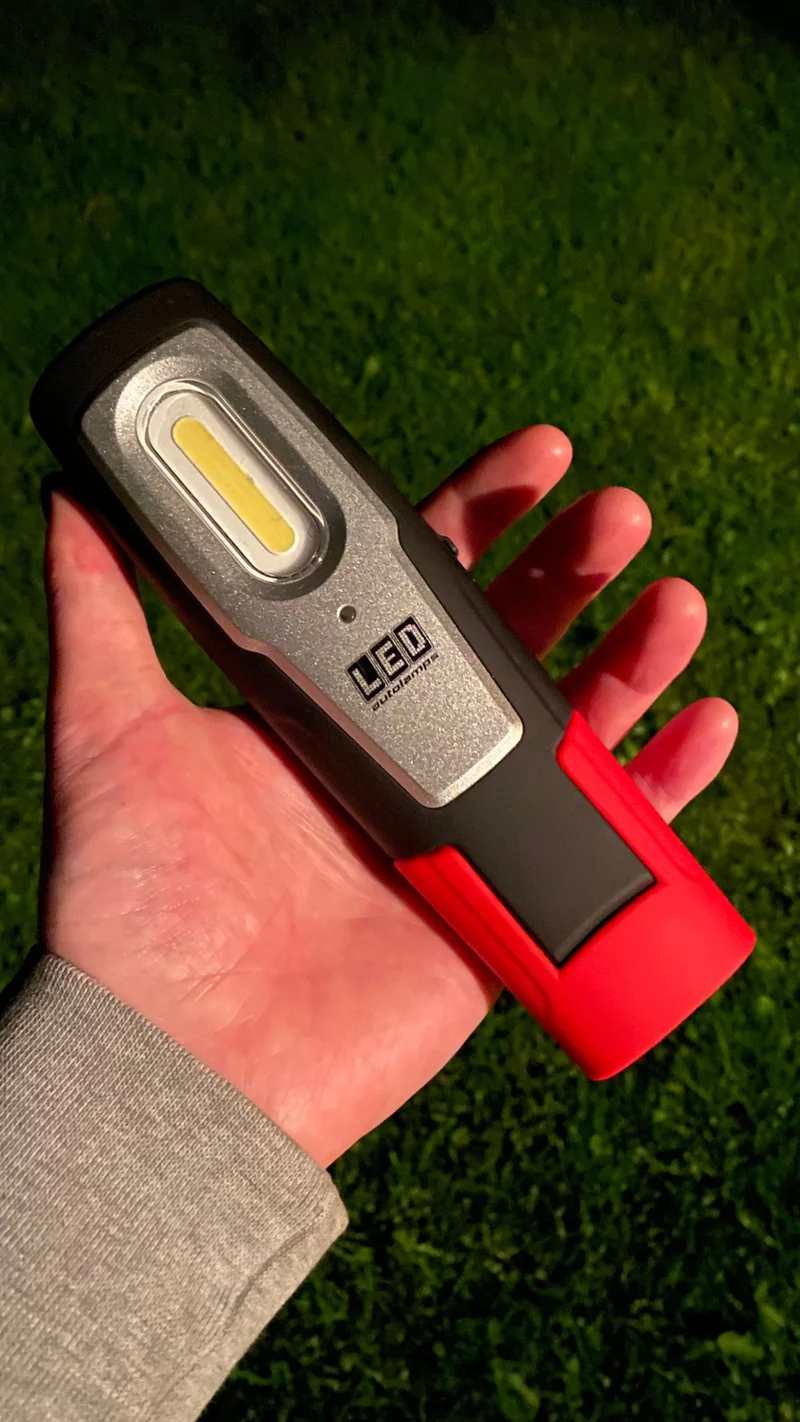 Kit invernale / Torcia ricaricabile a LED Autolamps con base di ricarica