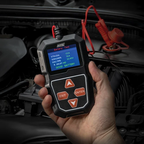Tester e analizzatore digitale per batterie