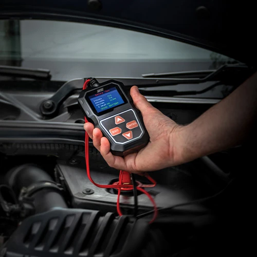 Tester e analizzatore digitale per batterie