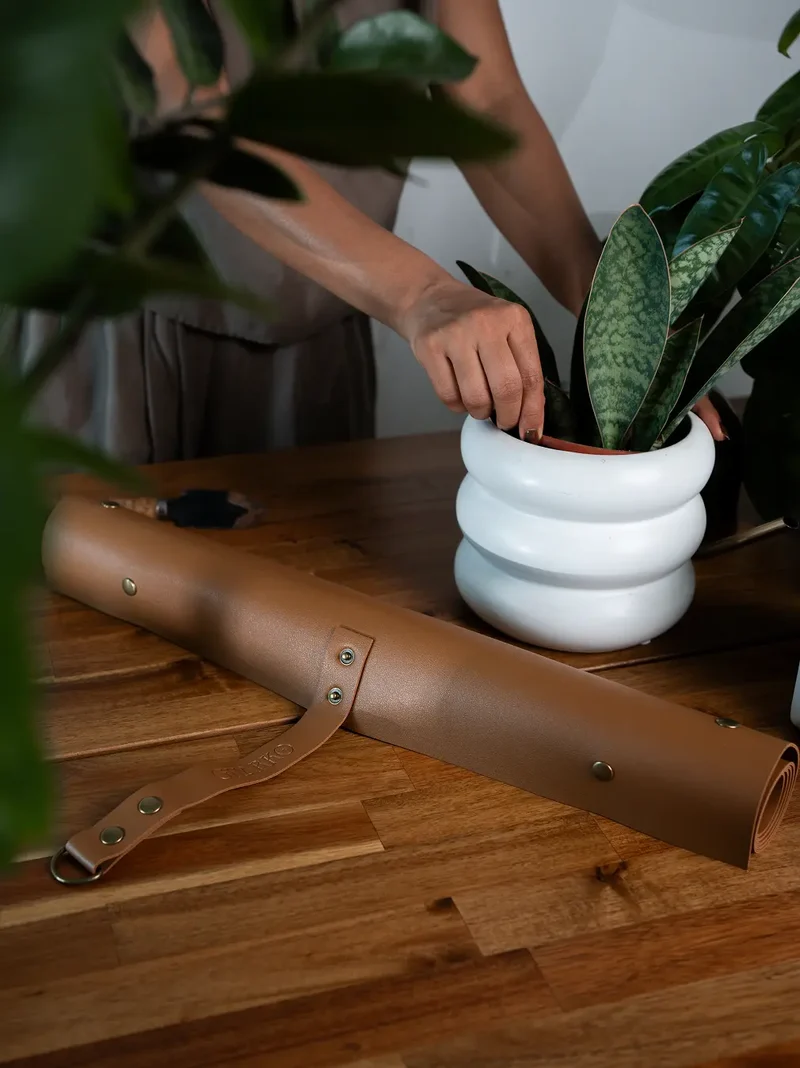 Solum Brown Potting Mat