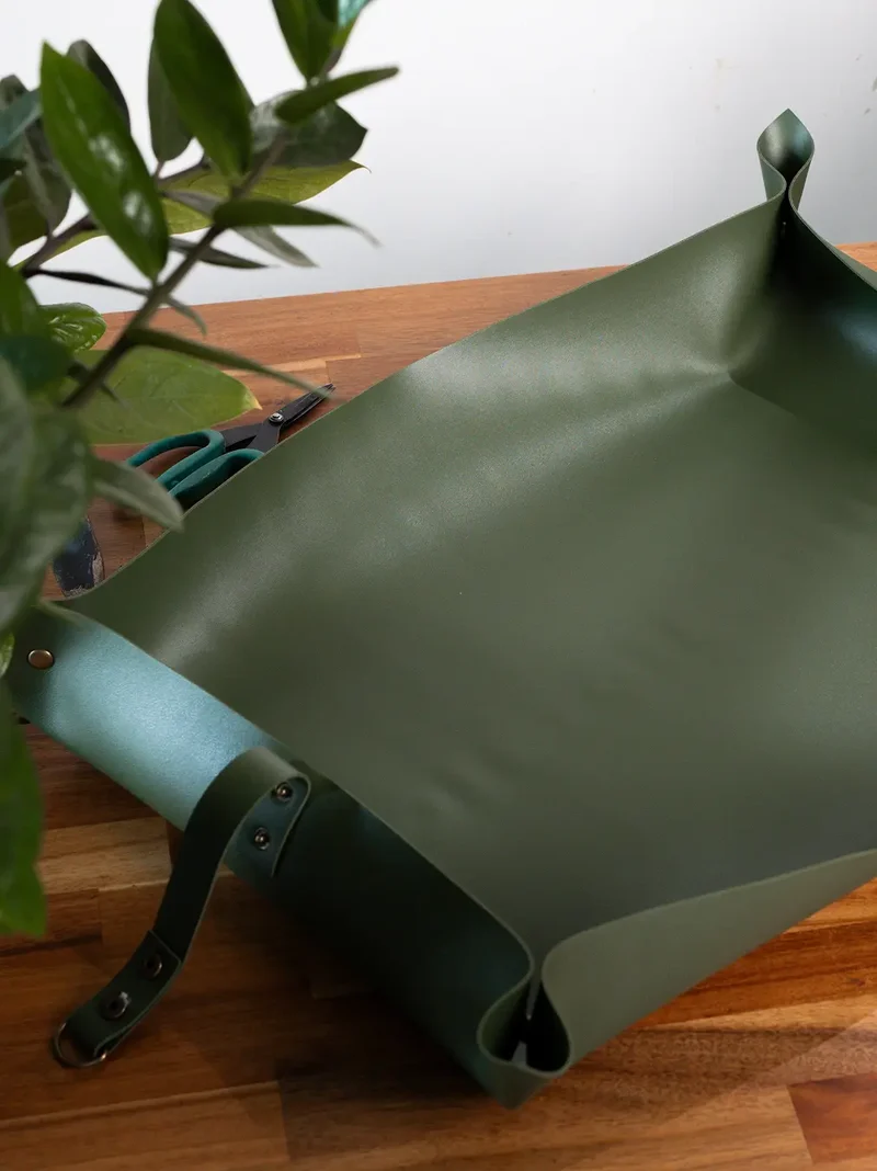 Solum Olive Potting Mat
