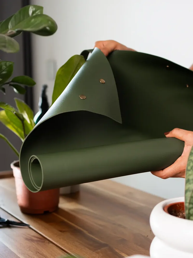 Solum Olive Potting Mat
