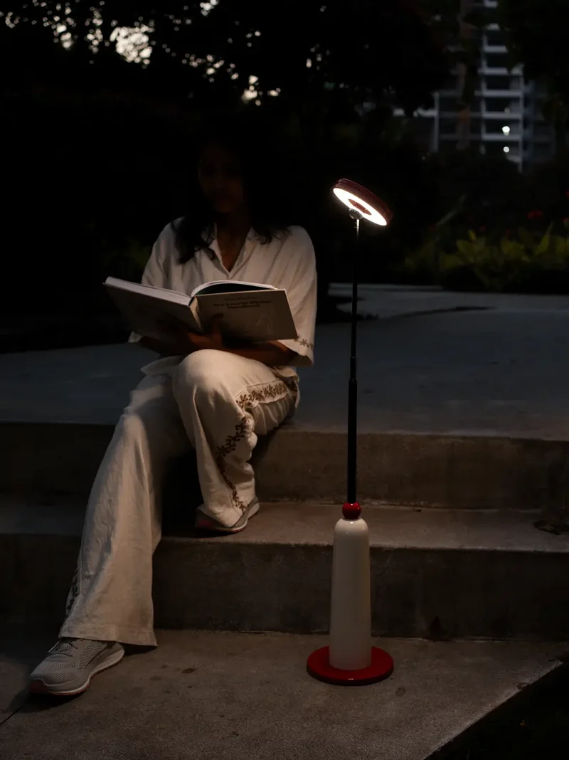 3-in-1 Frisbee Retractable Lamp