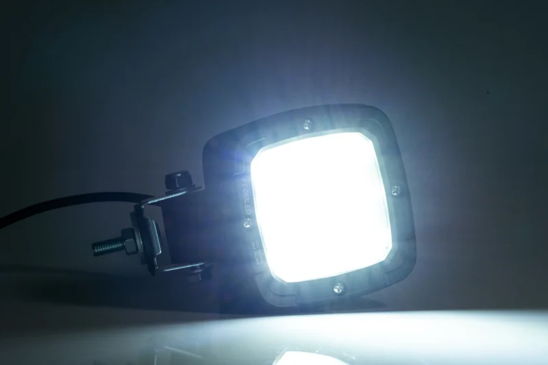 Lampada da lavoro a LED Fristom Heavy Duty / 650 Lumen