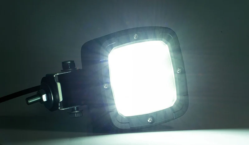 Lampada da lavoro a LED Fristom Heavy Duty / 650 Lumen