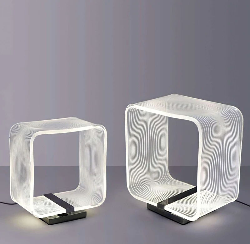 LED Tischlampe in Kubusform