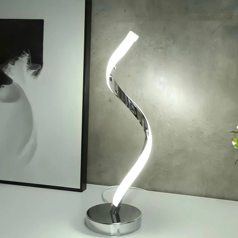 Tischlampe im Spiral-Look