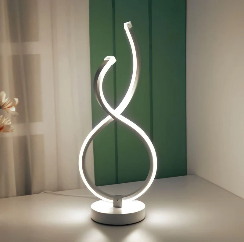 Tischlampe im Spiral-Look