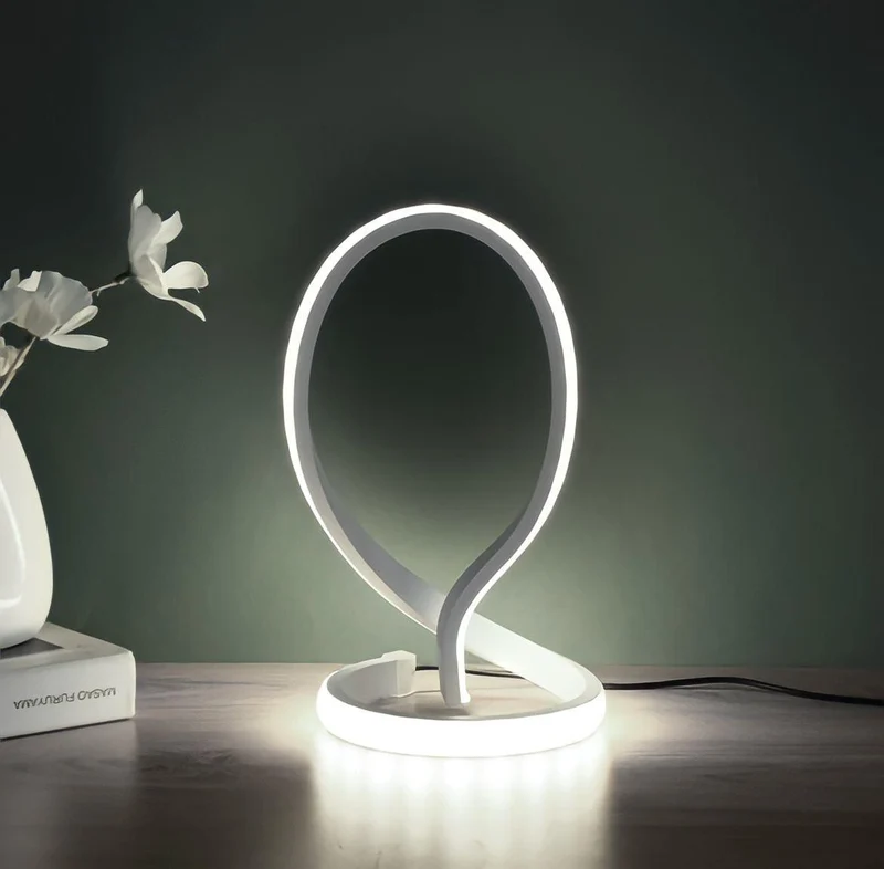 Tischlampe im Spiral-Look