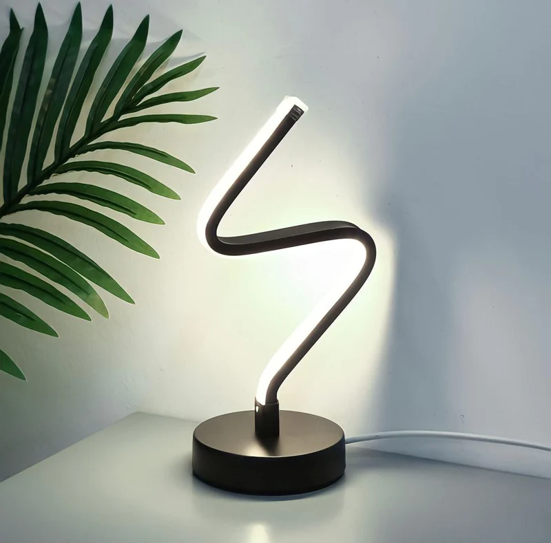 Tischlampe im Spiral-Look
