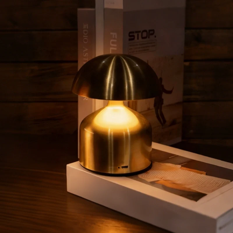 Auralis™ Table Lamp