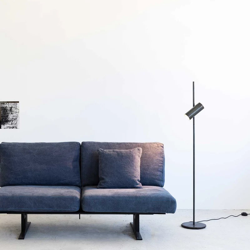 Sofisticato Nr.15 - Lampadaire en acier bleui, style industriel