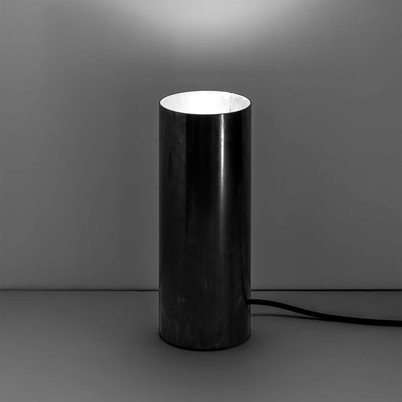 Sofisticato Nr.17 - Lampadaire en acier bleui, style industriel