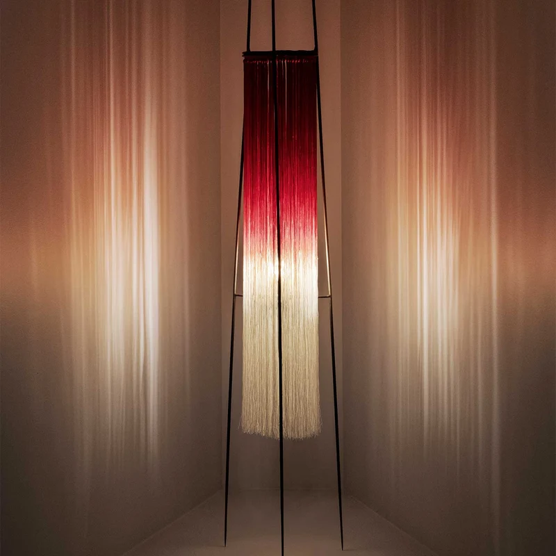 Kiki - Lampe à poser en acier et viscose, style minimaliste