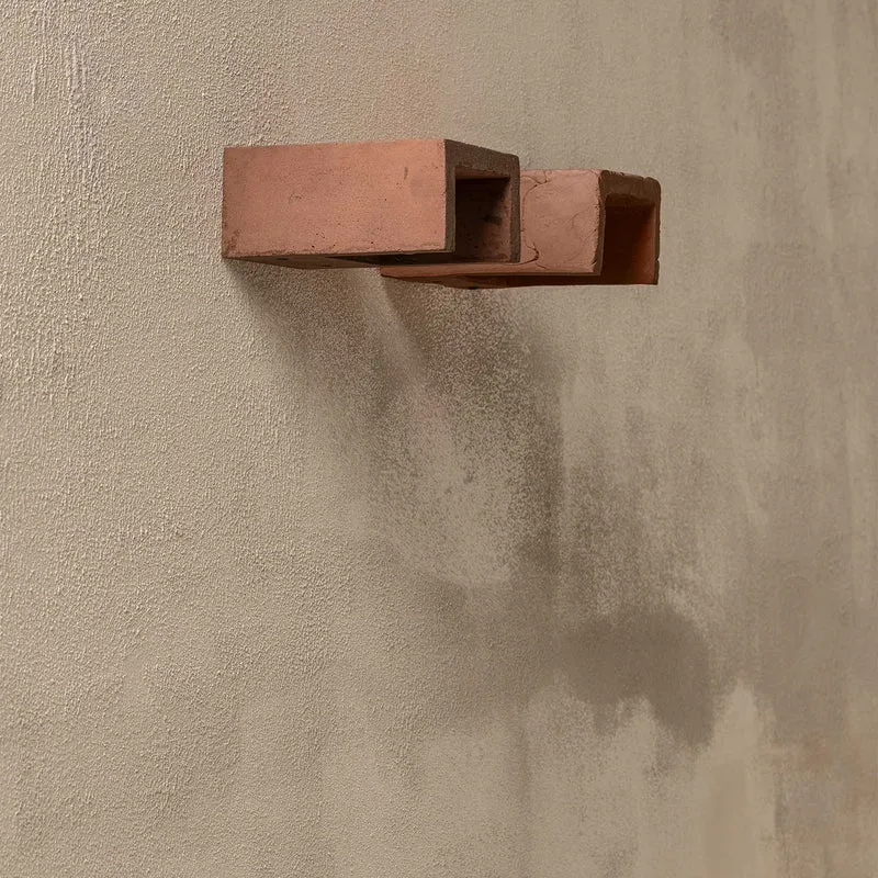Primary Shape °2 - Applique murale en béton et terre cuite