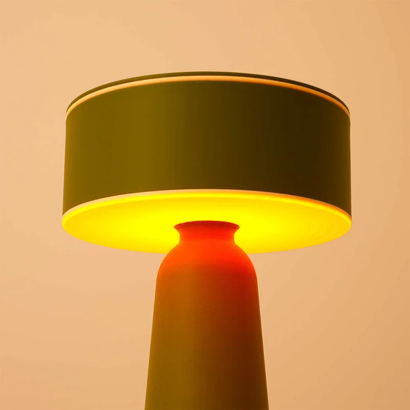 Sarin - Lampe à poser contemporaine en aluminium et verre