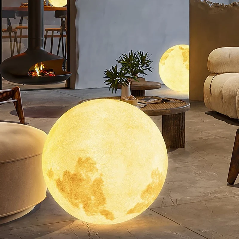 Selene™ Moon Garden Light