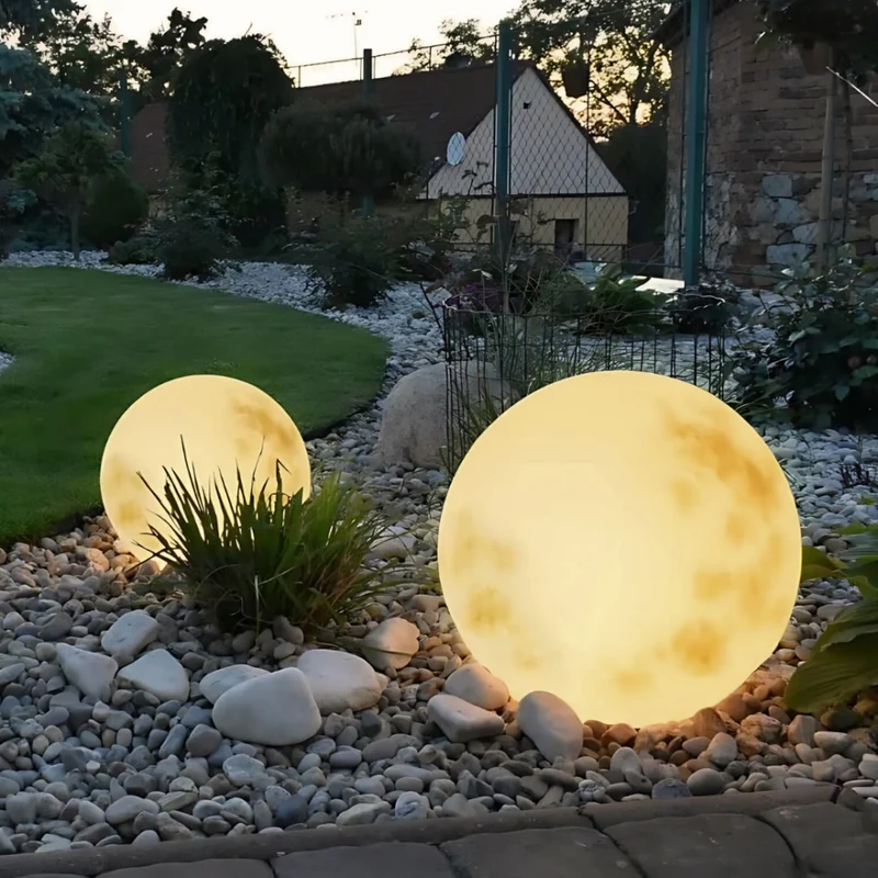 Selene™ Moon Garden Light