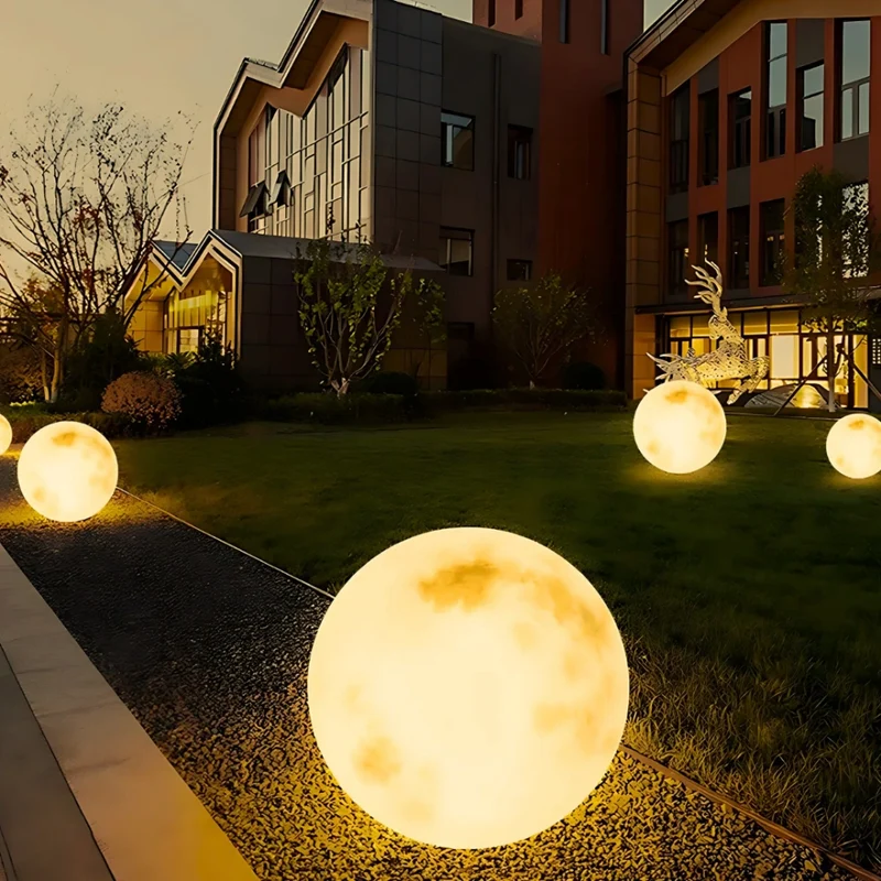 Selene™ Moon Garden Light