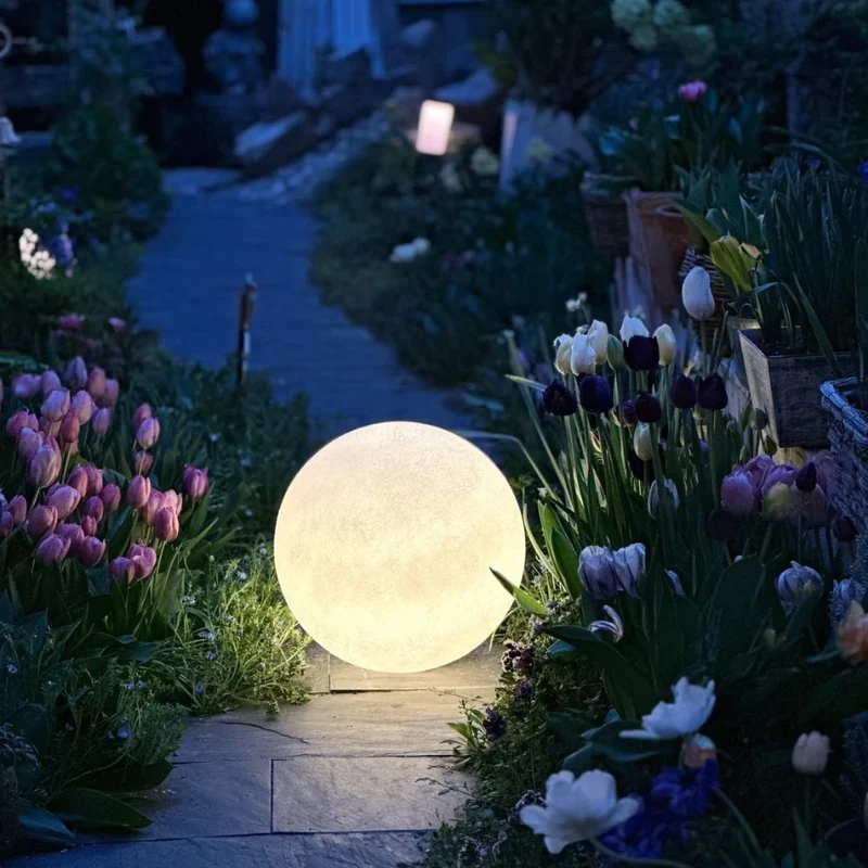 Selene™ Moon Garden Light