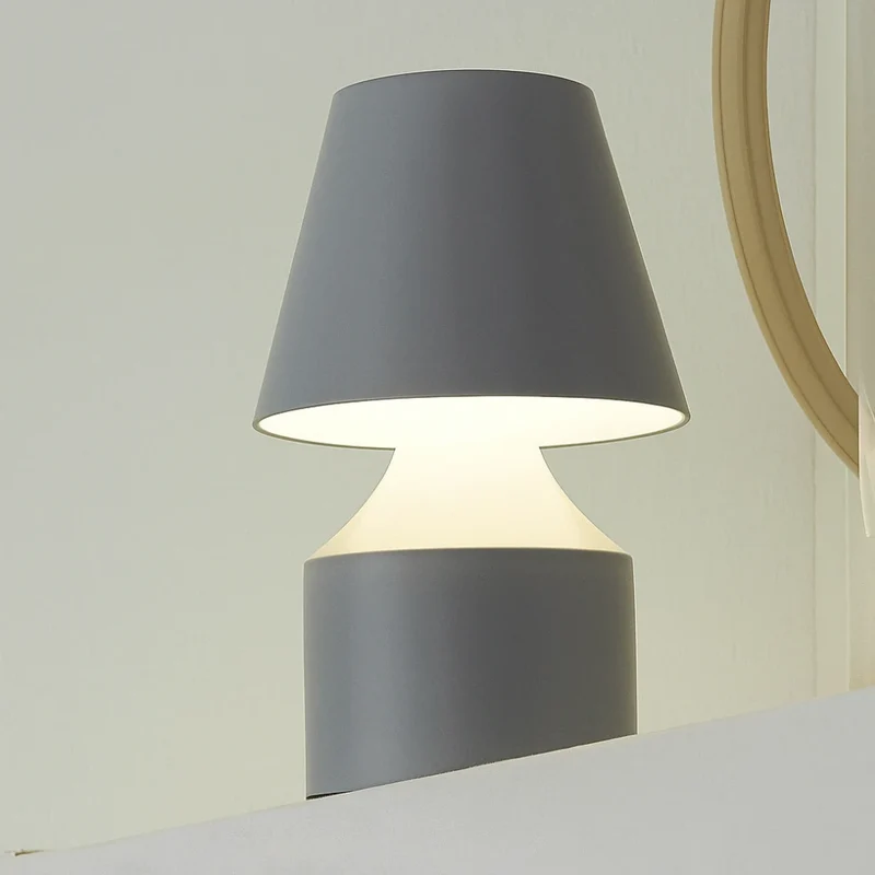 Oblo™ Table Lamp