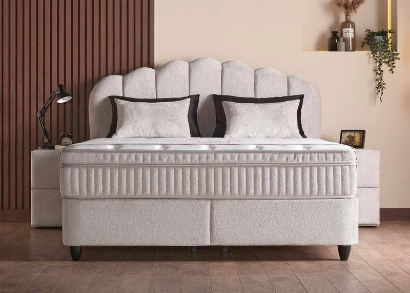 Casa Padrino Luxus Boxspringbett mit Kopfteil in Muschelform Creme 180 x 200 cm - Luxus Schlafzimmer Möbel