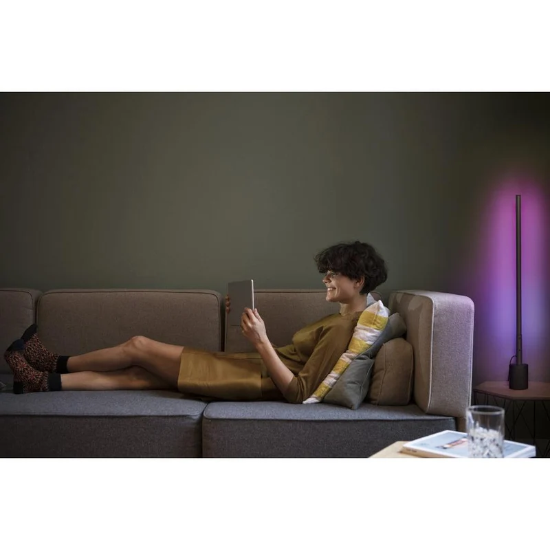 OSRAM SMART+ WIFI LED lampada da terra angolare, sottile, nera, 8W