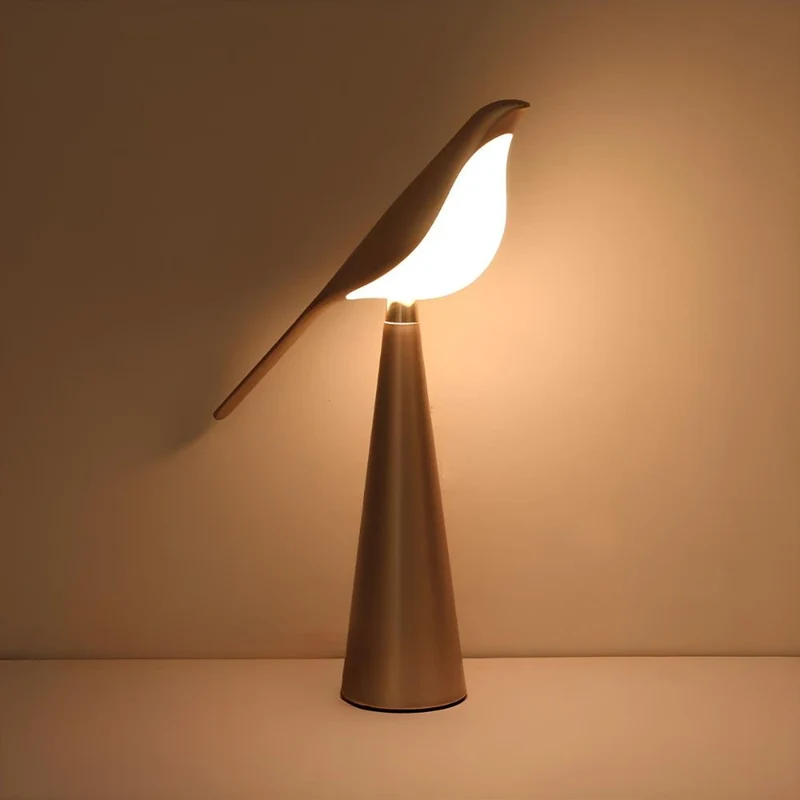 Serene Magpie Light