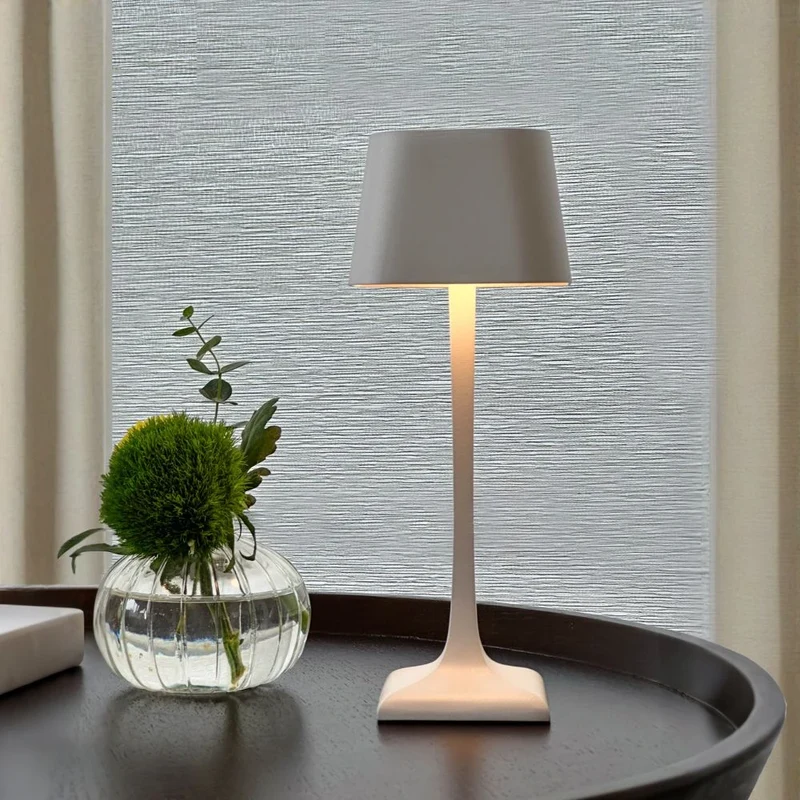 Eleganza™ Table Lamp
