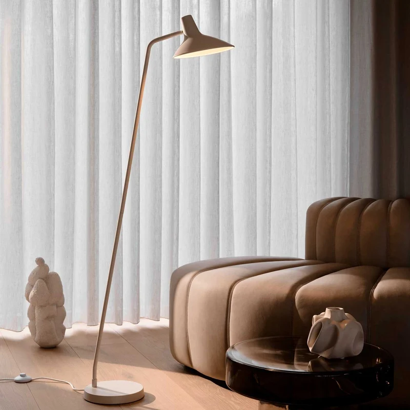 Darci - Lampadaire à long bras en acier, style moderne