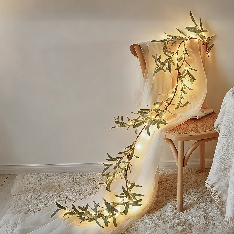 Botanical Garland Light