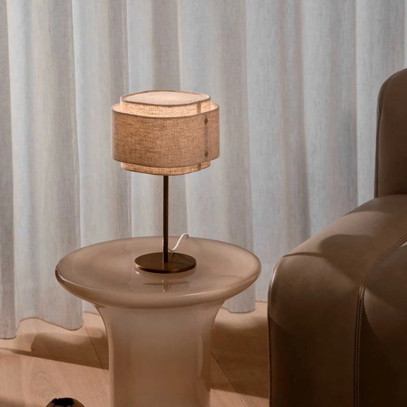 Takai - Lampe à poser à abat-jour beige en lin et acier, style contemporain