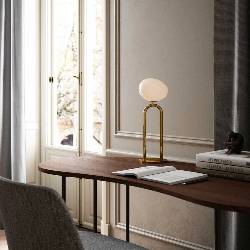 Shapes - Lampe à poser à diffuseur opalin asymétrique en acier et verre, style Art déco