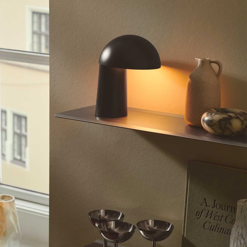 Faye - Lampe à poser portable LED en acier, style contemporain