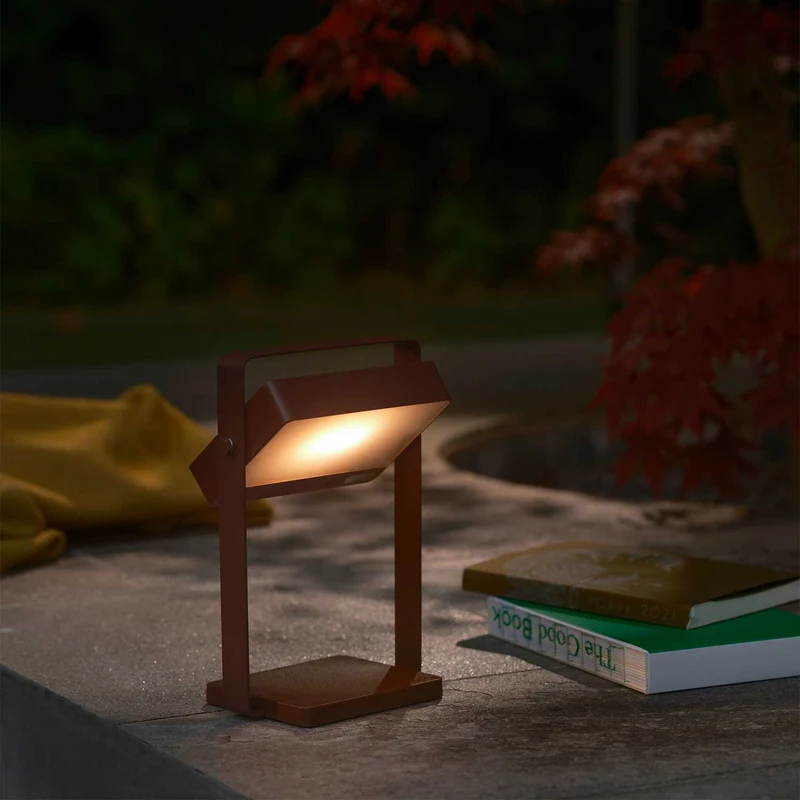Saulio - Lampe solaire LED nomade à poignée en acier, style contemporain