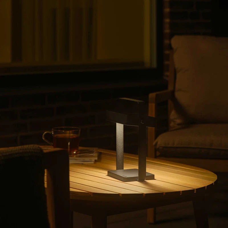 Saulio - Lampe solaire LED nomade à poignée en acier, style contemporain