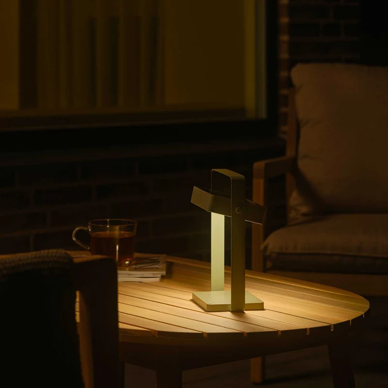 Saulio - Lampe solaire LED nomade à poignée en acier, style contemporain
