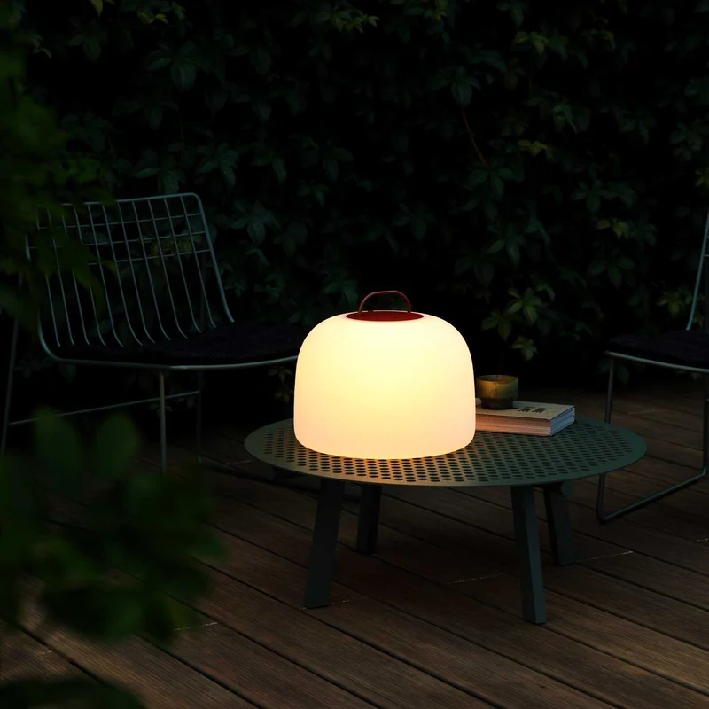 Kettle - Lampe nomade LED à poignée en plastique, style contemporain