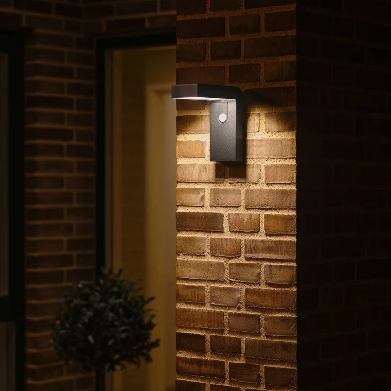 Alya - Applique murale LED solaire à détecteur en acier, style moderne