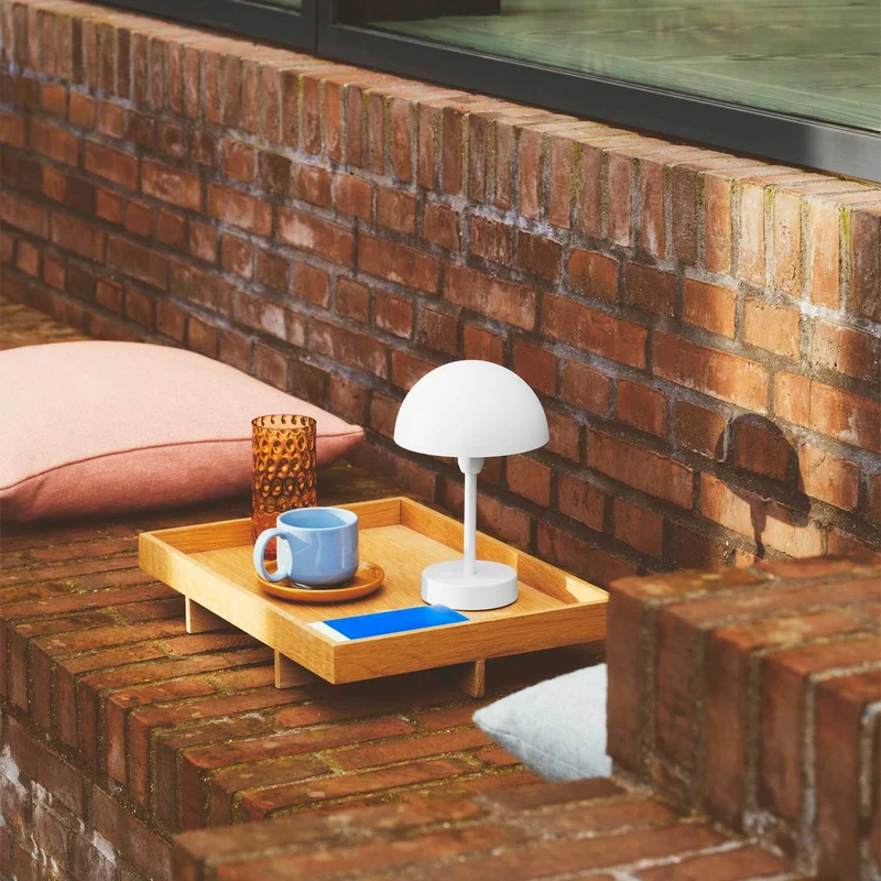 Ellen - Lampe nomade LED colorée en plastique, style contemporain
