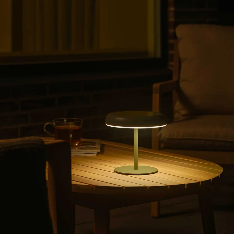Elmer Solar - Lampe solaire LED compacte en plastique, style contemporain