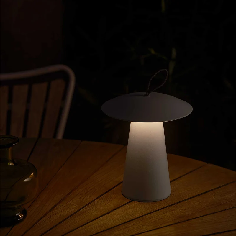 Ara - Lampe nomade LED rechargeable en plastique, style contemporain
