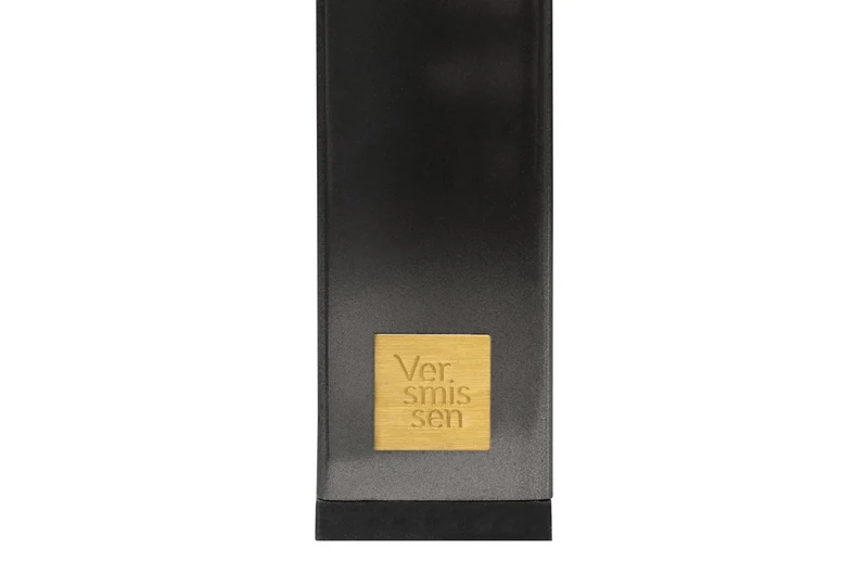 Casa Padrino Luxus Beistelltisch Braun 65 x 65 x H. 67 cm - Beistelltisch mit Tischplatte aus versteinertem Holz und Edelstahlfuß - Luxus Möbel