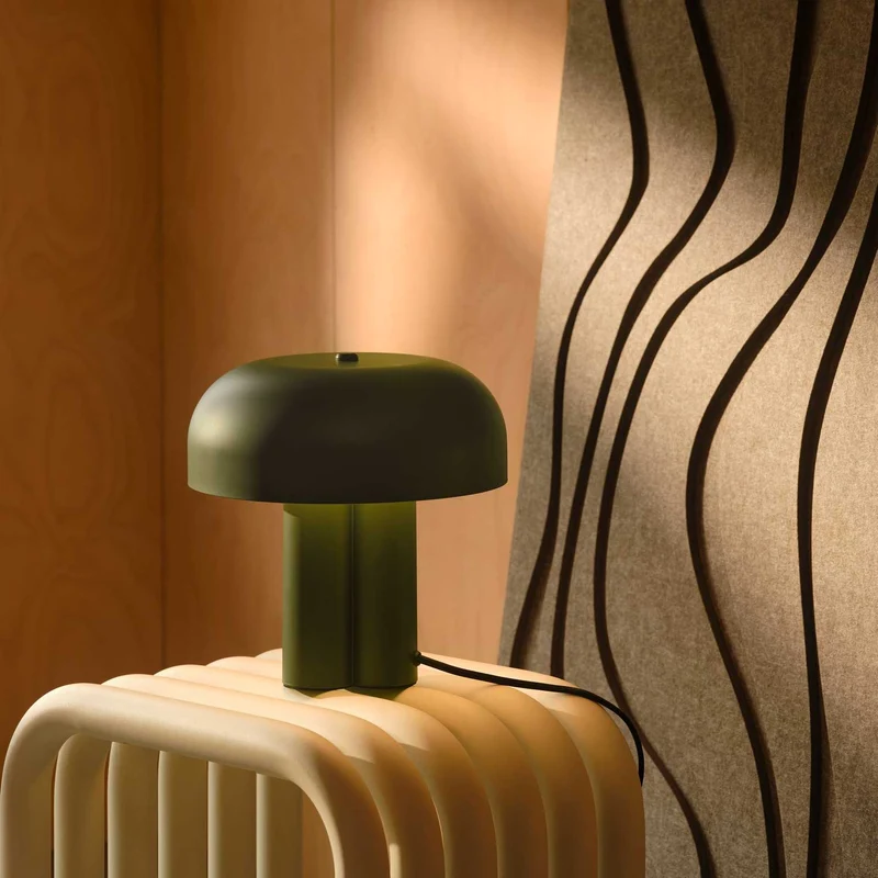 Sandro - Lampe à poser à coupole colorée en acier, style contemporain