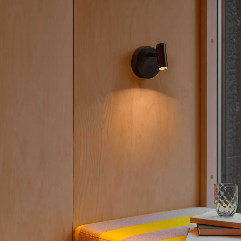 Omari - Applique murale LED liseuse orientable en acier, style moderne