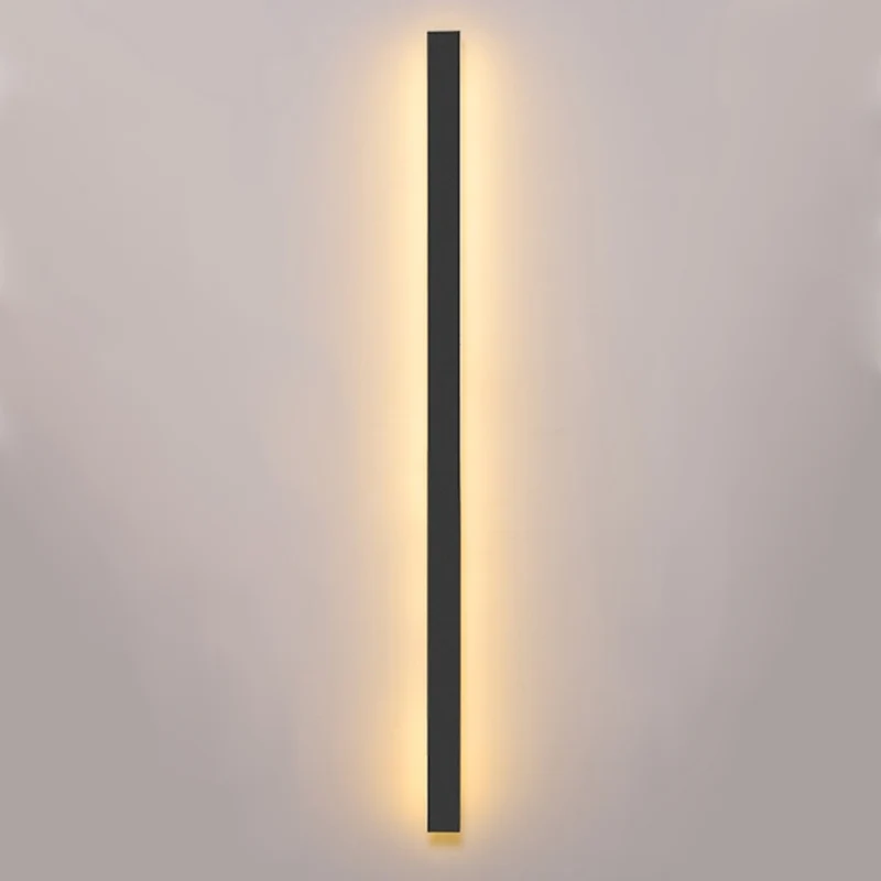 Linear Luxe™ Outdoor Sconce