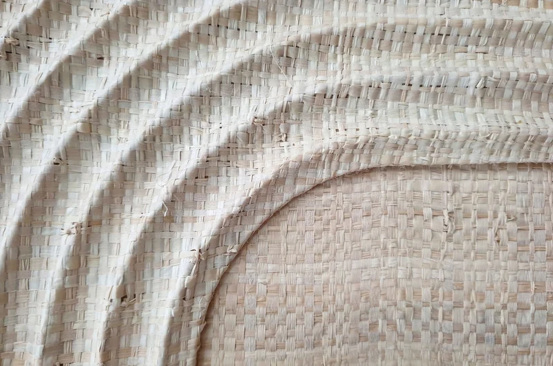 Casa Padrino Luxus Wanddekoration Naturfarben 75 x 4 x H. 122 cm - Wandrelief Elias aus Palmengeflecht mit Rahmen aus Eichenfurnier - Luxus Deko Accessoires