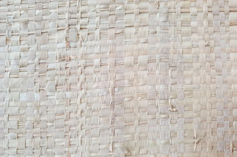 Casa Padrino Luxus Wanddekoration Naturfarben 75 x 4 x H. 122 cm - Wandrelief Elias aus Palmengeflecht mit Rahmen aus Eichenfurnier - Luxus Deko Accessoires